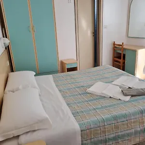 hotel-marconi-miramare.riccione-hotels.org/